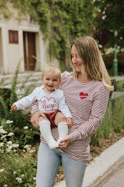 Chandail d'allaitement "maman" design cœur