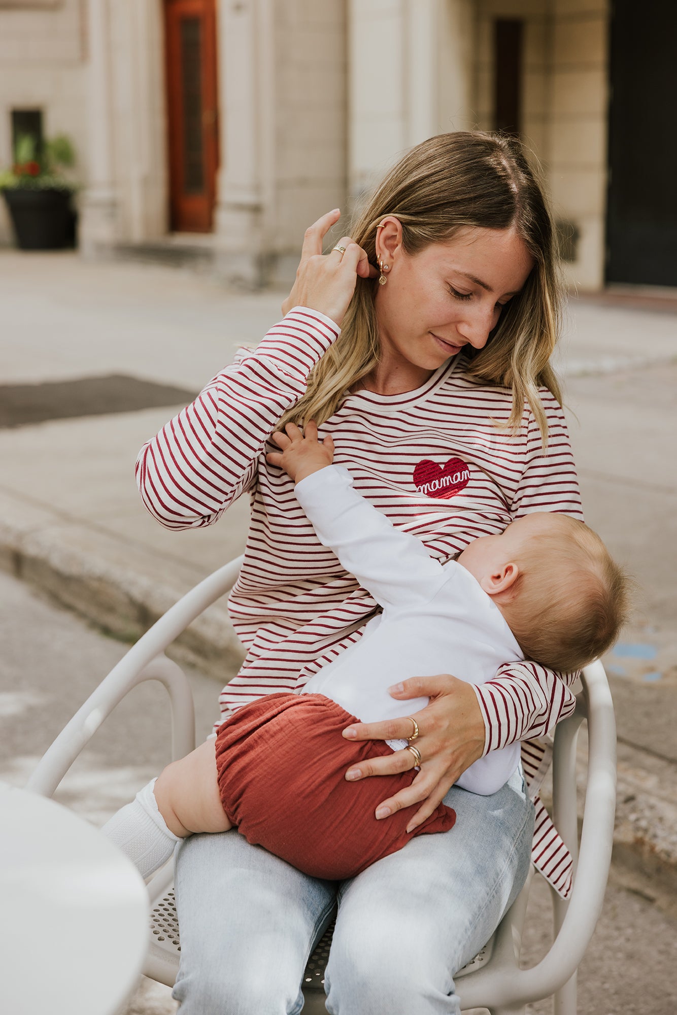 Chandail d'allaitement "maman" design cœur