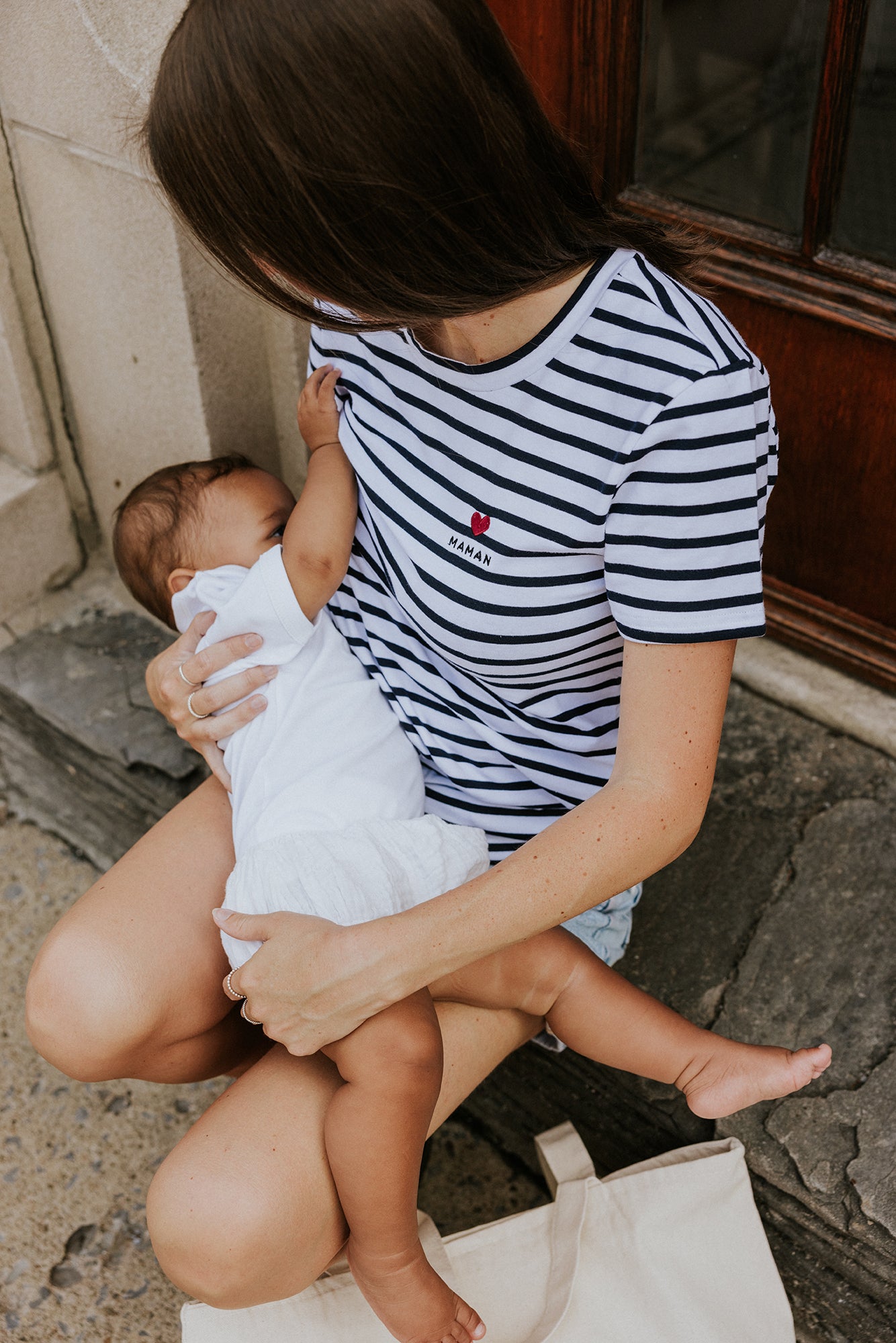 T-shirt d'allaitement rayé blanc/marine "maman" design Petit Cœur Rouge