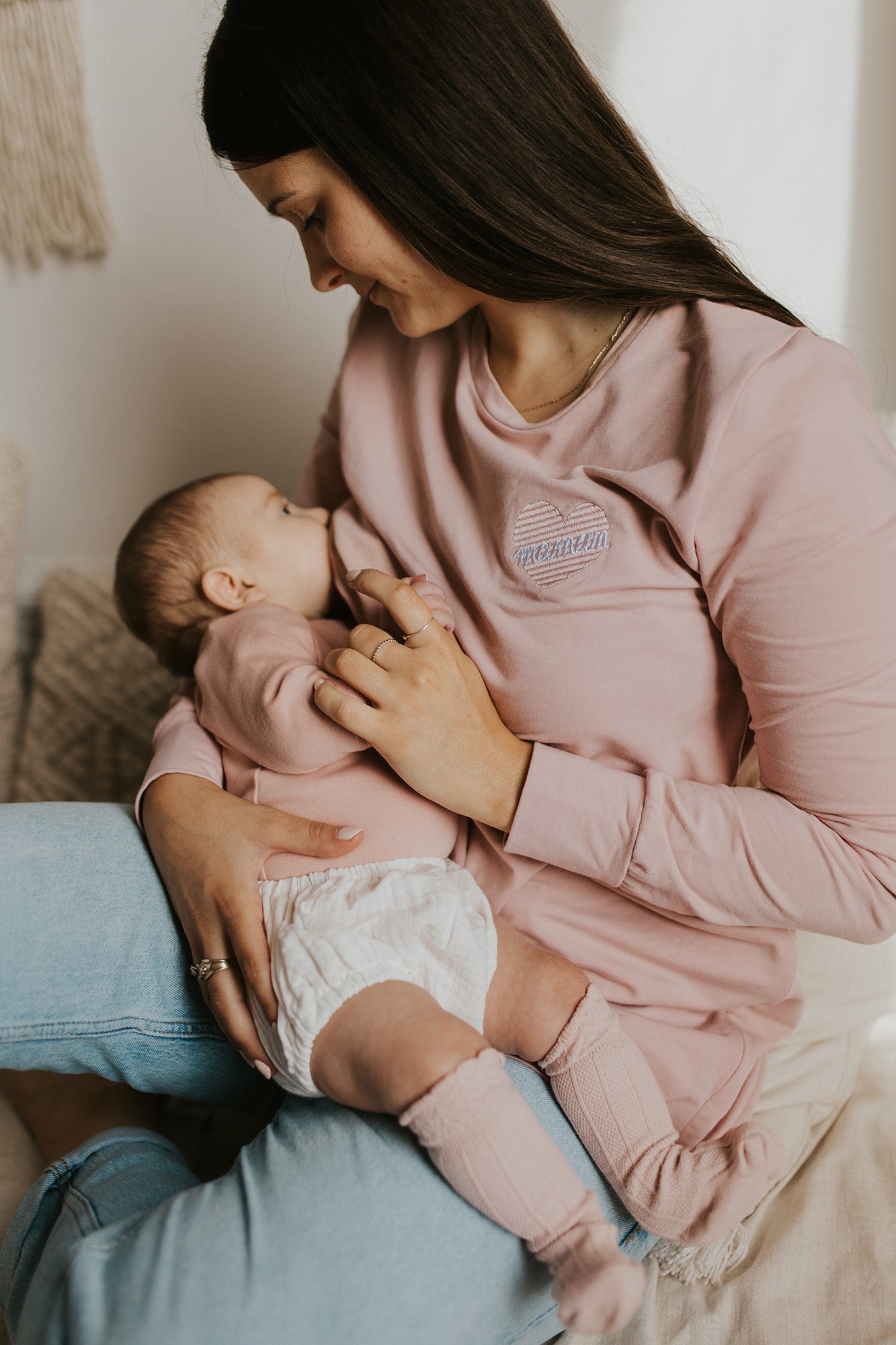 Chandail d'allaitement "maman" design cœur