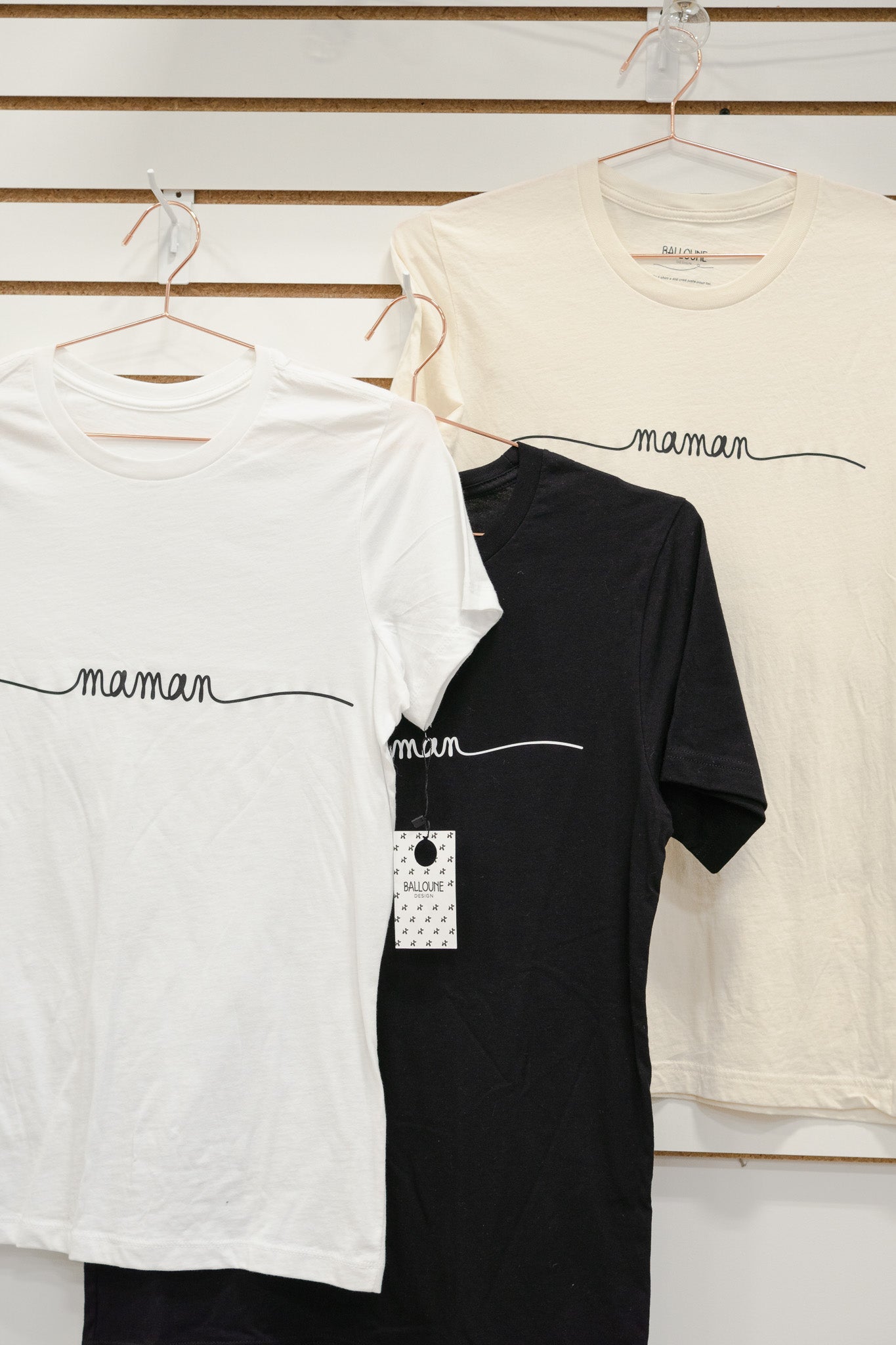 *prêt-à-partir* T-shirt design-signature "MAMAN" - XL et XXL Blanc, M Noir, M Beige naturel