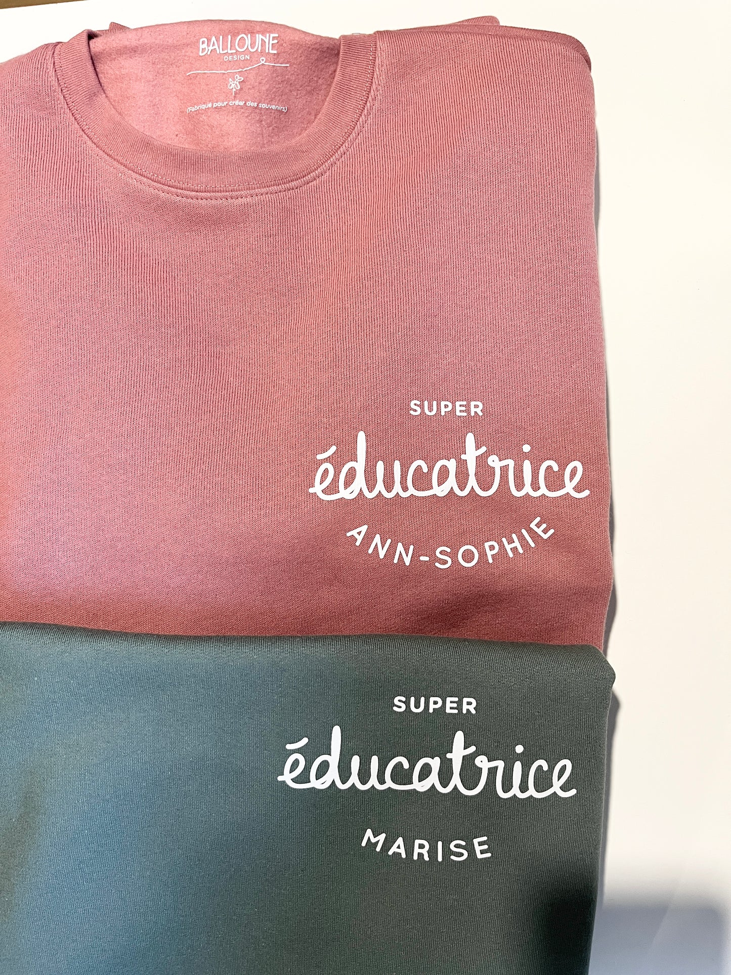 ÉDUCATRICE, PROF, ENSEIGNANTE - T-shirt et crewneck Adulte