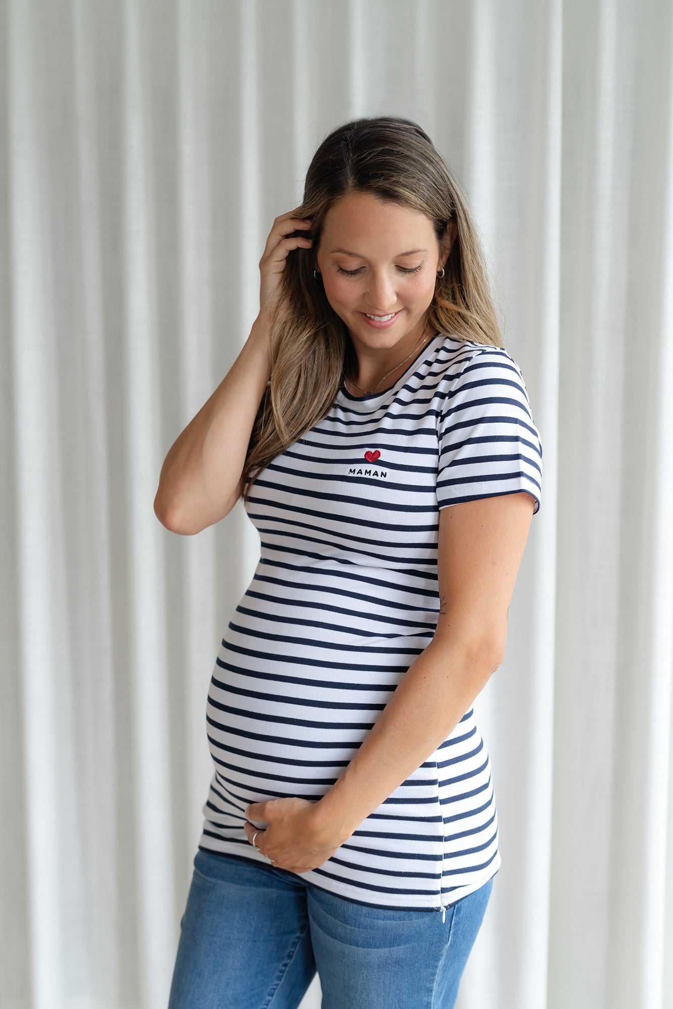 T-shirt d'allaitement rayé blanc/marine "maman" design Petit Cœur Rouge