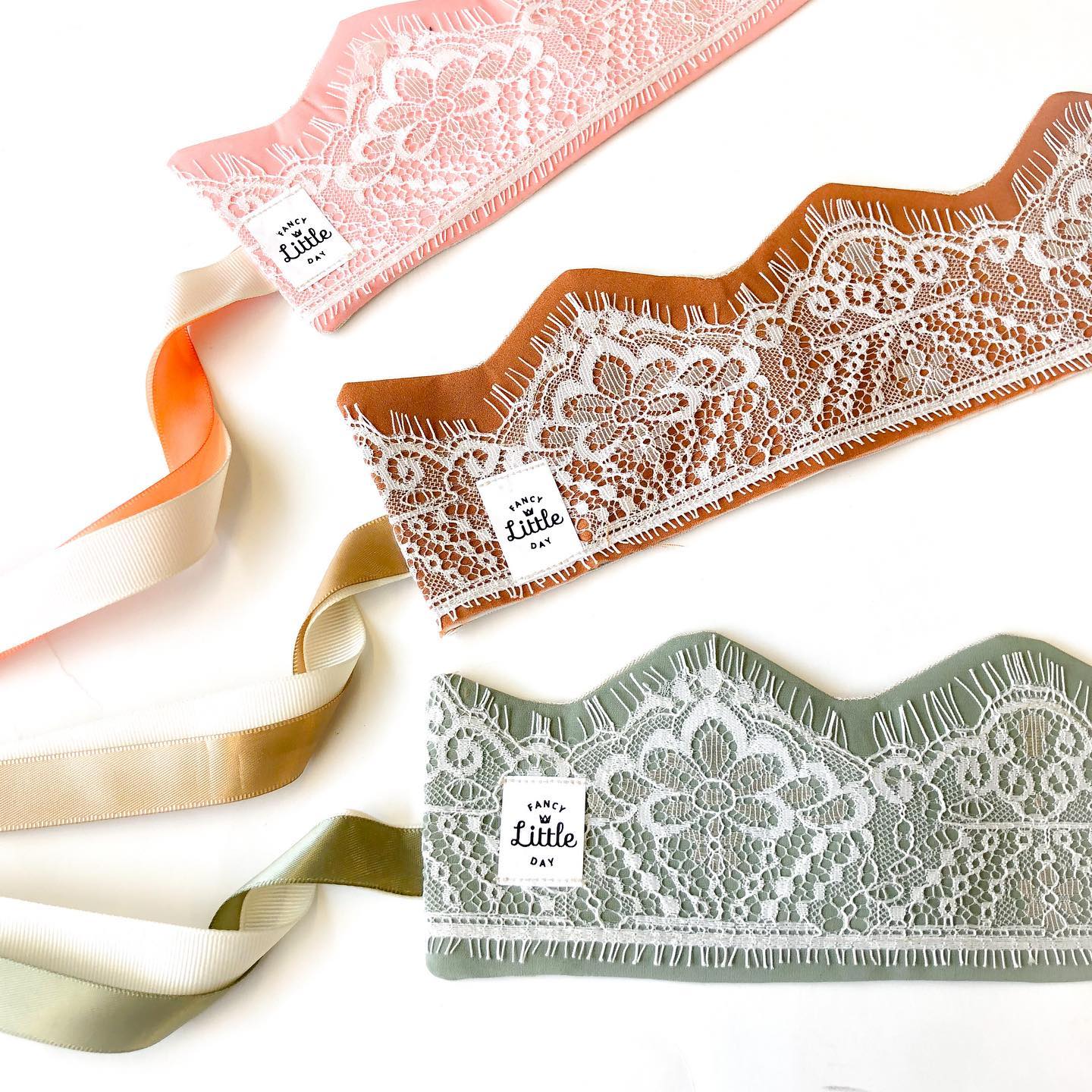 *prêt-à-partir* Couronne de fête réversible avec dentelle