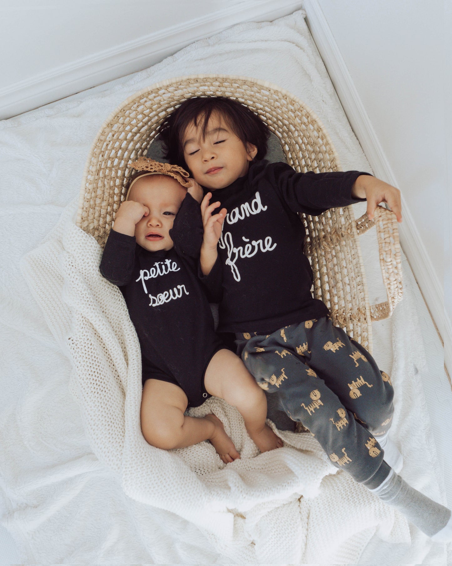 T-shirt GRAND FRÈRE noir à manches longues