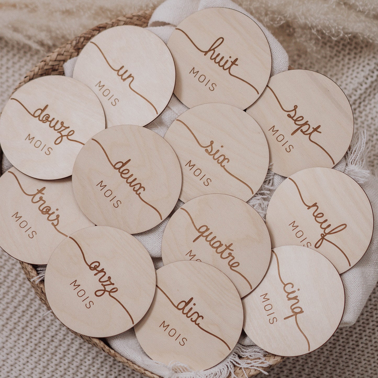 *prêt-à-partir* Pastilles d'étapes mensuelles en bois - Ensemble de 12