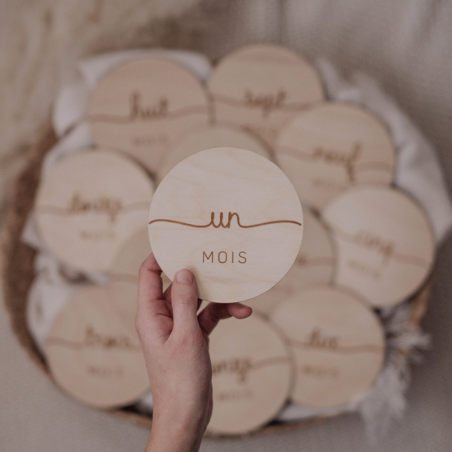 *prêt-à-partir* Pastilles d'étapes mensuelles en bois - Ensemble de 12