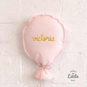 Ouvrir l&#39;image dans le diaporama, Ballon mural en tissu personnalisé avec prénom
